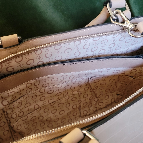 GUESS Caramel Juneau Handbag - Picture 8 of 9